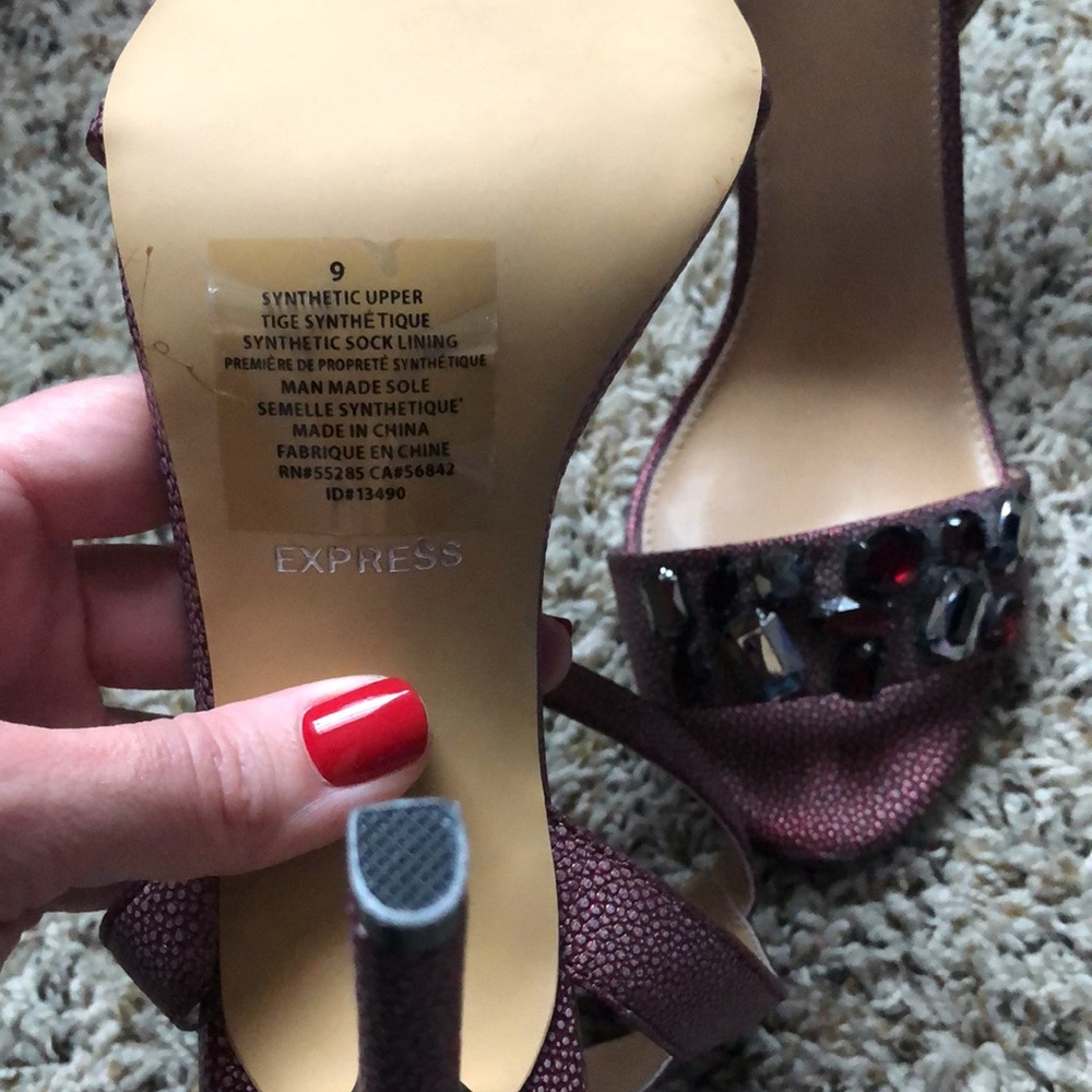 Express Heels - Picture 6 of 6